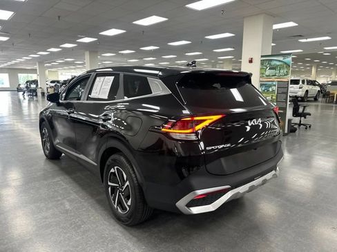 Used 2023 Kia Sportage LX FWD image 5