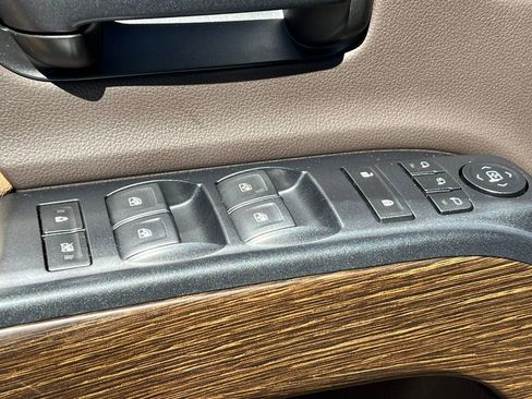 Used 2019 GMC Sierra 2500 Denali w/ Duramax Plus Package AWD/4WD image 25