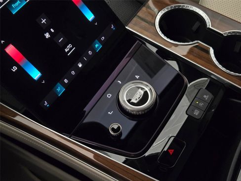 New 2026 Cadillac Escalade ESV Platinum Sport w/ LPO, Floor Liner Package AWD/4WD image 23