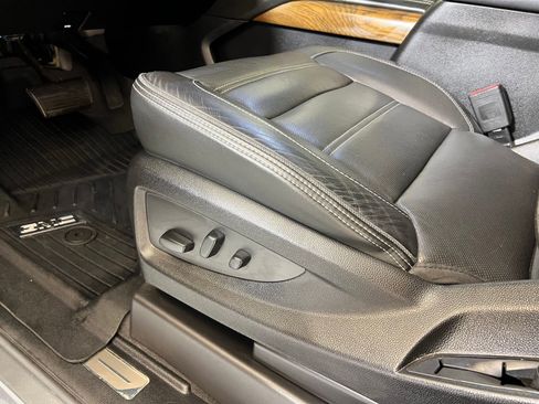 Used 2020 GMC Yukon XL Denali w/ Denali Ultimate Package image 12