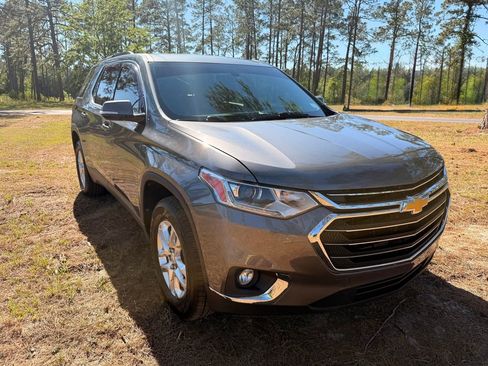 Used 2019 Chevrolet Traverse LT FWD image 7