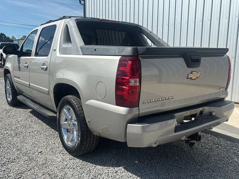 Used 2007 Chevrolet Avalanche LTZ w/ LTZ Preferred Equipment Group AWD/4WD image 3