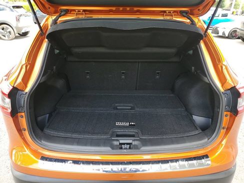 Certified 2022 Nissan Rogue Sport SV w/ Technology Package AWD/4WD image 8