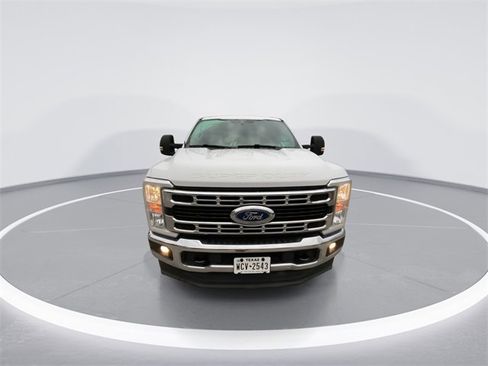 Used 2025 Ford F250 XLT w/ FX4 Off-Road Package image 3