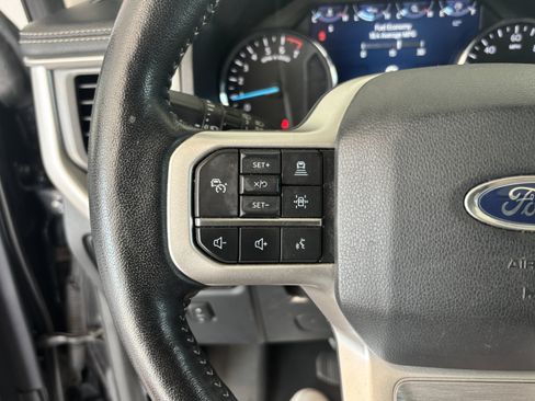 Used 2022 Ford Expedition XLT AWD/4WD image 12