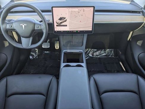 Used 2021 Tesla Model Y Long Range AWD/4WD image 17