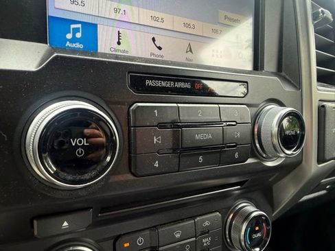 Used 2018 Ford F150 Platinum w/ Equipment Group 701A Luxury AWD/4WD image 29