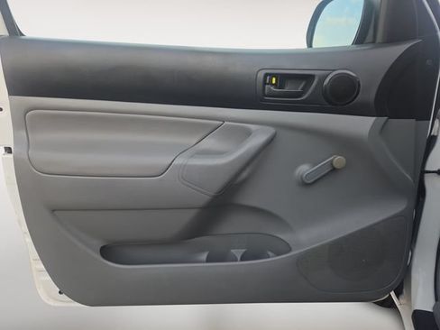 Used 2013 Toyota Tacoma 2WD Regular Cab image 14