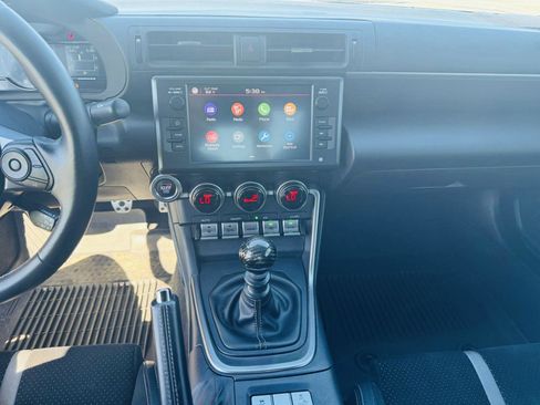 Used 2022 Toyota GR86 Premium w/ ALL Weather Mat Package (TMS) image 31