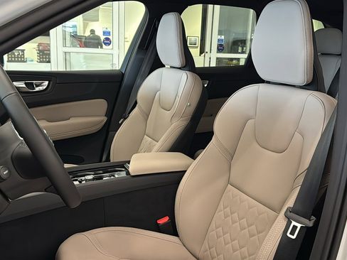 New 2026 Volvo XC60 B5 Core w/ Climate Package AWD/4WD image 23