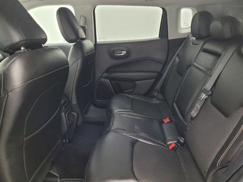 Used 2018 Jeep Compass Latitude w/ Cold Weather Group AWD/4WD image 18