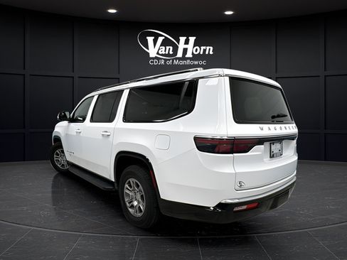 Used 2024 Jeep Wagoneer L 4WD w/ HD Trailer Tow Package image 5