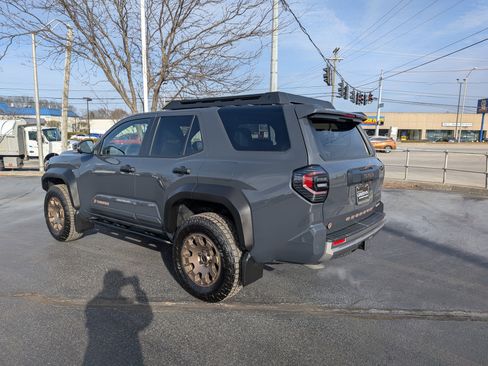 Certified 2025 Toyota 4Runner Trailhunter image 5
