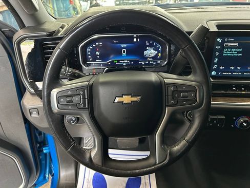 Used 2022 Chevrolet Silverado 1500 LT w/ Z71 Off-Road Package AWD/4WD image 23