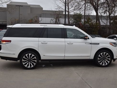 Used 2023 Lincoln Navigator L Reserve image 6