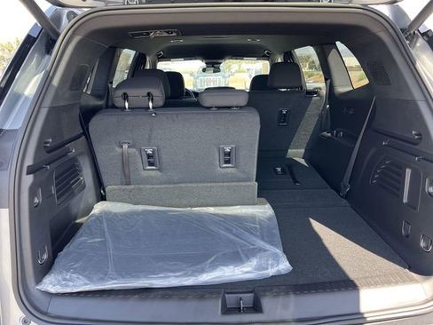 New 2025 GMC Acadia Elevation image 26