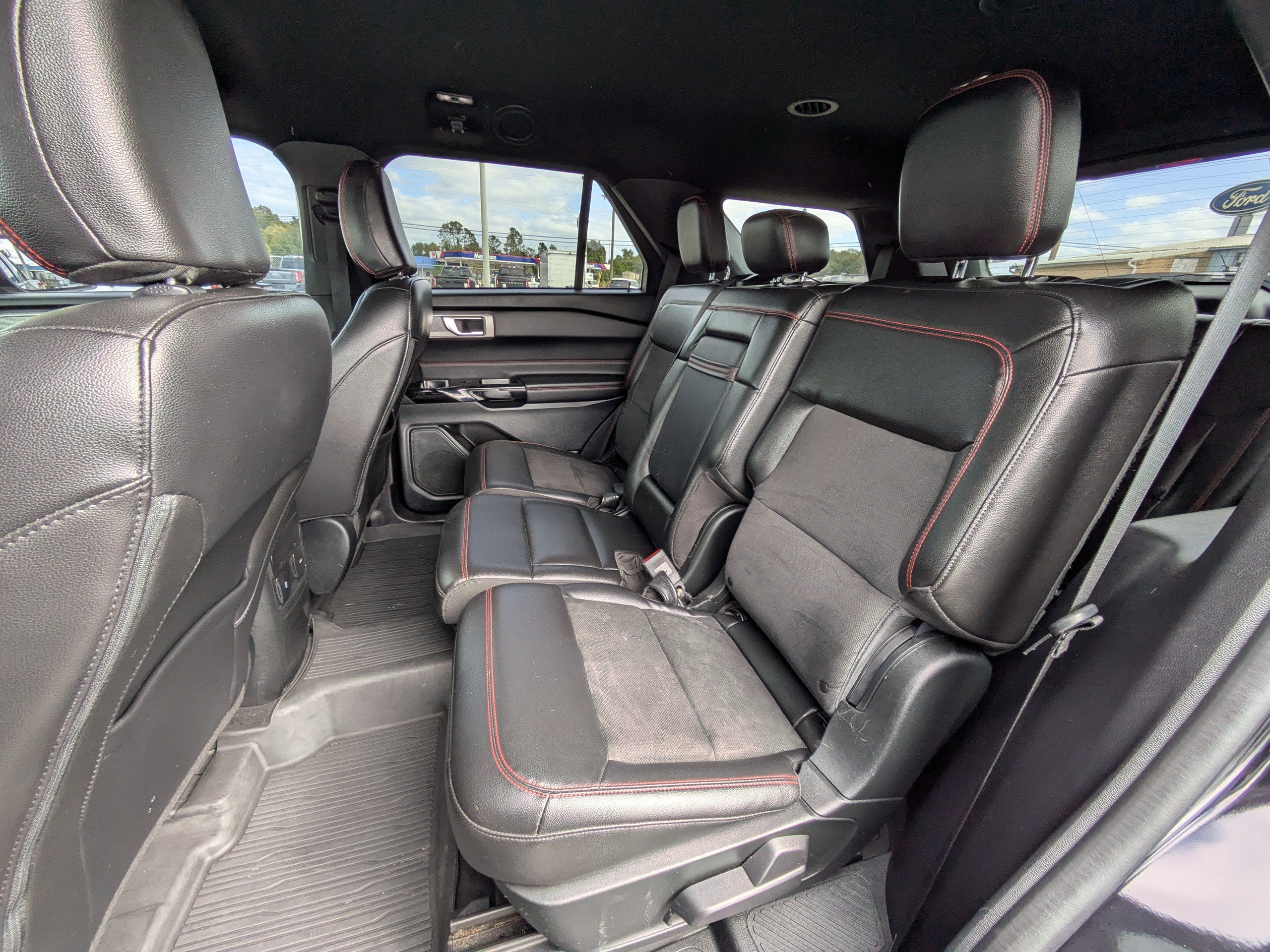Used 2022 Ford Explorer ST-Line w/ Class IV Trailer Tow Package RWD image 14