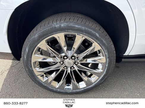 New 2026 Cadillac Escalade Luxury w/ LPO, Radiant Package image 9