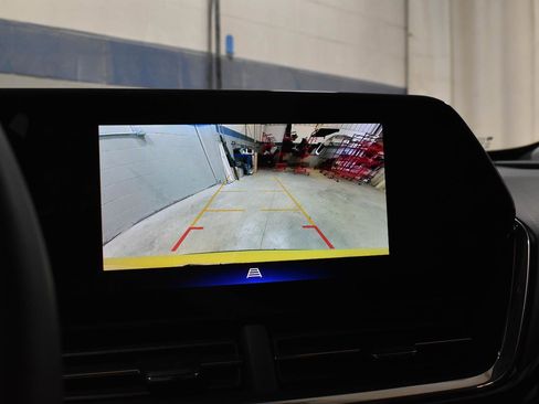 Used 2024 Chevrolet Trax ACTIV w/ Driver Confidence Package FWD image 15