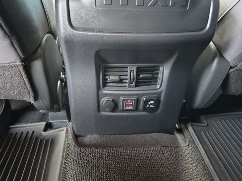 Used 2023 Nissan Titan SV w/ SV Convenience Package AWD/4WD image 19
