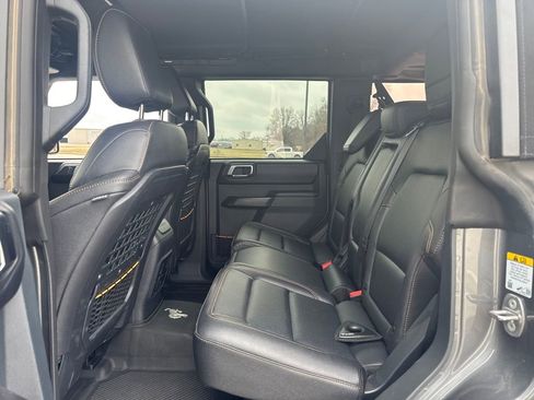 Used 2024 Ford Bronco Badlands image 15