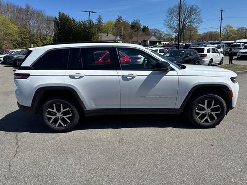 New 2026 Jeep Grand Cherokee Limited AWD/4WD image 7