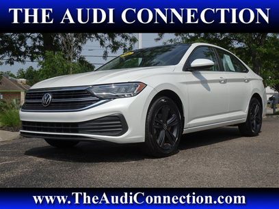 Used 2022 Volkswagen Jetta SE w/ Panoramic Sunroof Package
