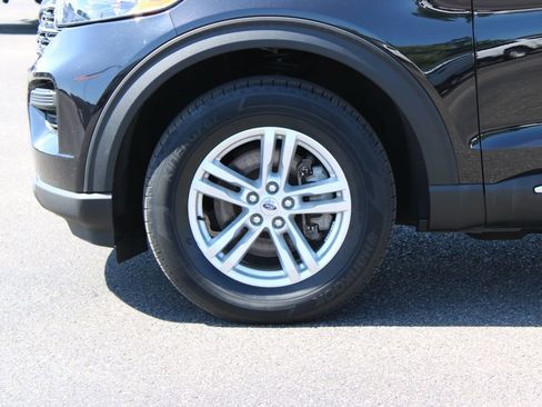 Used 2023 Ford Explorer XLT AWD/4WD image 18