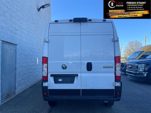 Used 2025 RAM ProMaster 2500 w/ Convenience Group image 5