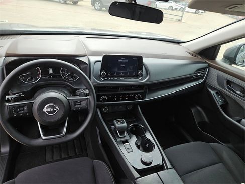 Used 2023 Nissan Rogue S image 16