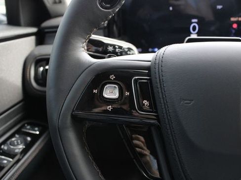 New 2026 Lincoln Aviator AWD image 10