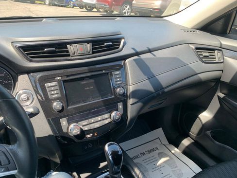 Used 2018 Nissan Rogue SV AWD/4WD image 15