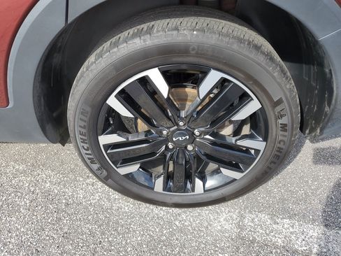 Used 2024 Kia Telluride SX image 10