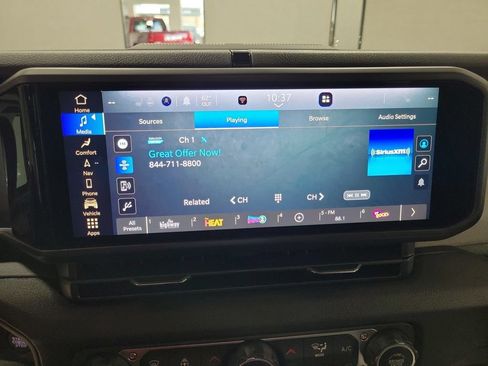New 2025 Jeep Gladiator Sport AWD/4WD image 23