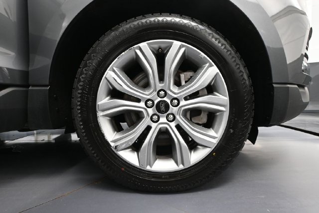 Used 2024 Ford Edge Titanium AWD/4WD image 12