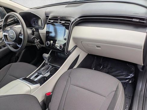Used 2023 Hyundai Tucson SE image 30