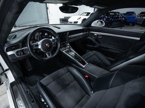 Used 2015 Porsche 911 GT3 RWD image 18