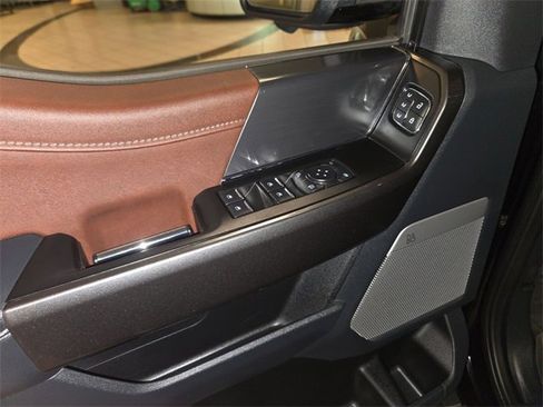 Used 2021 Ford F150 Lariat image 13