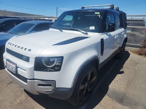 Used 2023 Land Rover Defender 110 S image 3