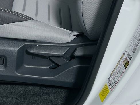 Used 2025 Toyota Tacoma TRD Off-Road image 15