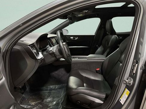 Used 2020 Volvo V60 T5 Momentum FWD image 26