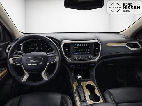 Used 2018 GMC Acadia Denali w/ Technology Package AWD/4WD image 8
