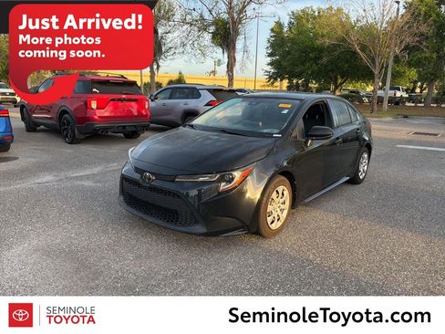 Used 2021 Toyota Corolla LE image 1