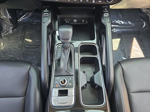 Used 2024 Kia Telluride S AWD/4WD image 17