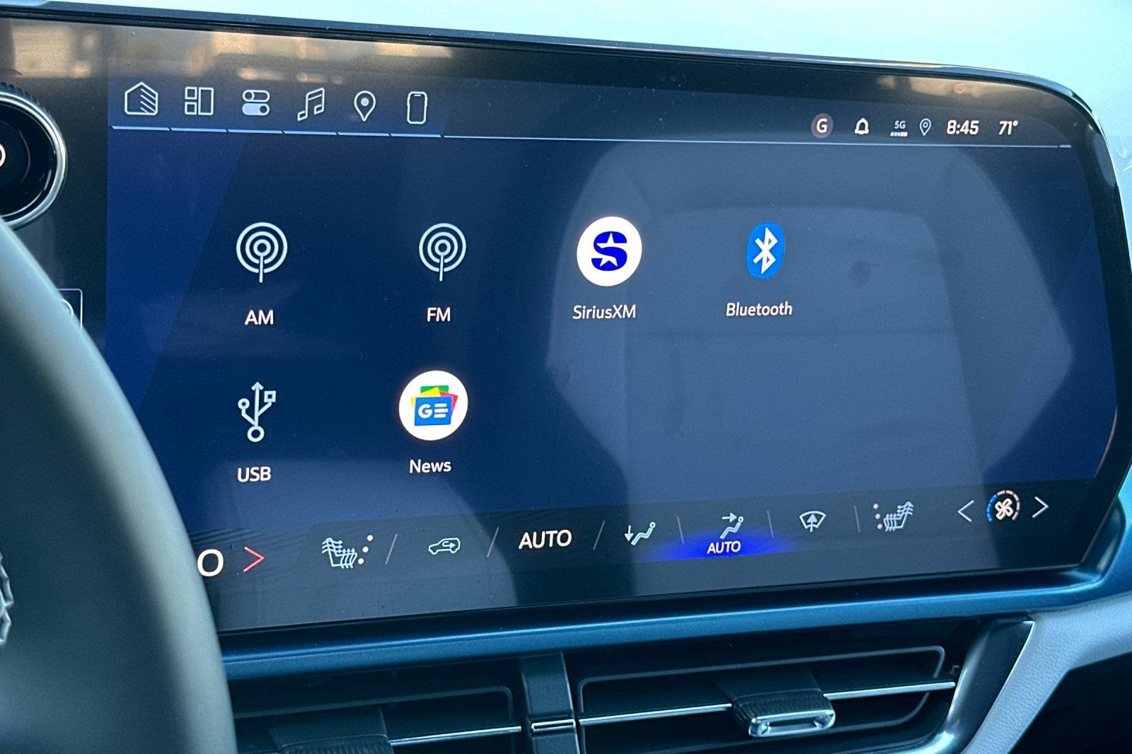 New 2026 Chevrolet Equinox EV LT FWD image 21
