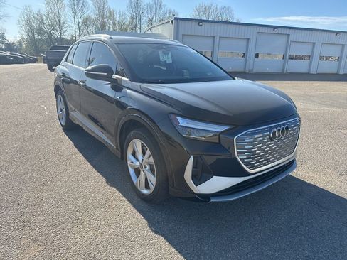 Used 2023 Audi Q4 e-tron Premium Plus w/ Premium Plus image 4