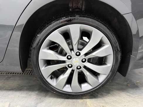 Used 2017 Chevrolet Malibu Premier w/ Driver Confidence Package FWD image 27