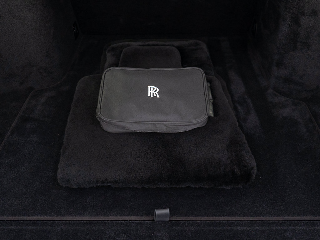 Certified 2022 Rolls-Royce Cullinan Black Badge w/ Dark Exterior Package AWD/4WD image 51