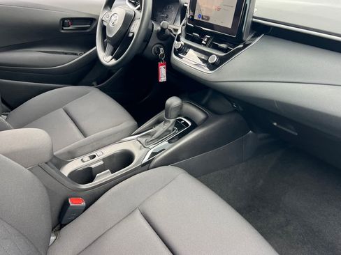 Used 2025 Toyota Corolla LE image 16