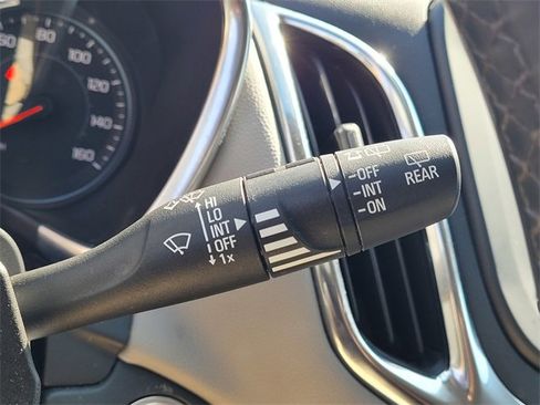 Used 2024 Chevrolet Equinox LT image 17